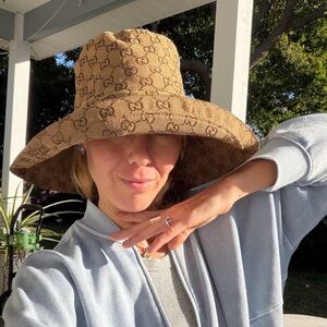 🤎•Beautiful Trend Hat
• Beauty Hat Y
Tan Monogram Sun Hat 🤎